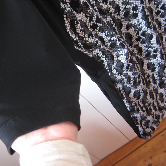 Banana Republic White/Black Tunic - Picture 3 of 5